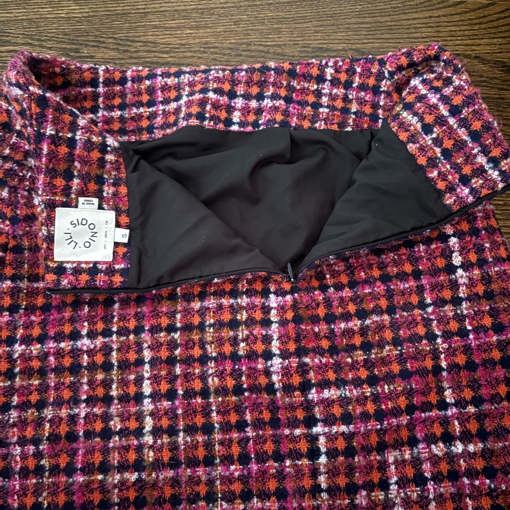 Lili Sidonio Chic Tweed Skirt with Black Lining